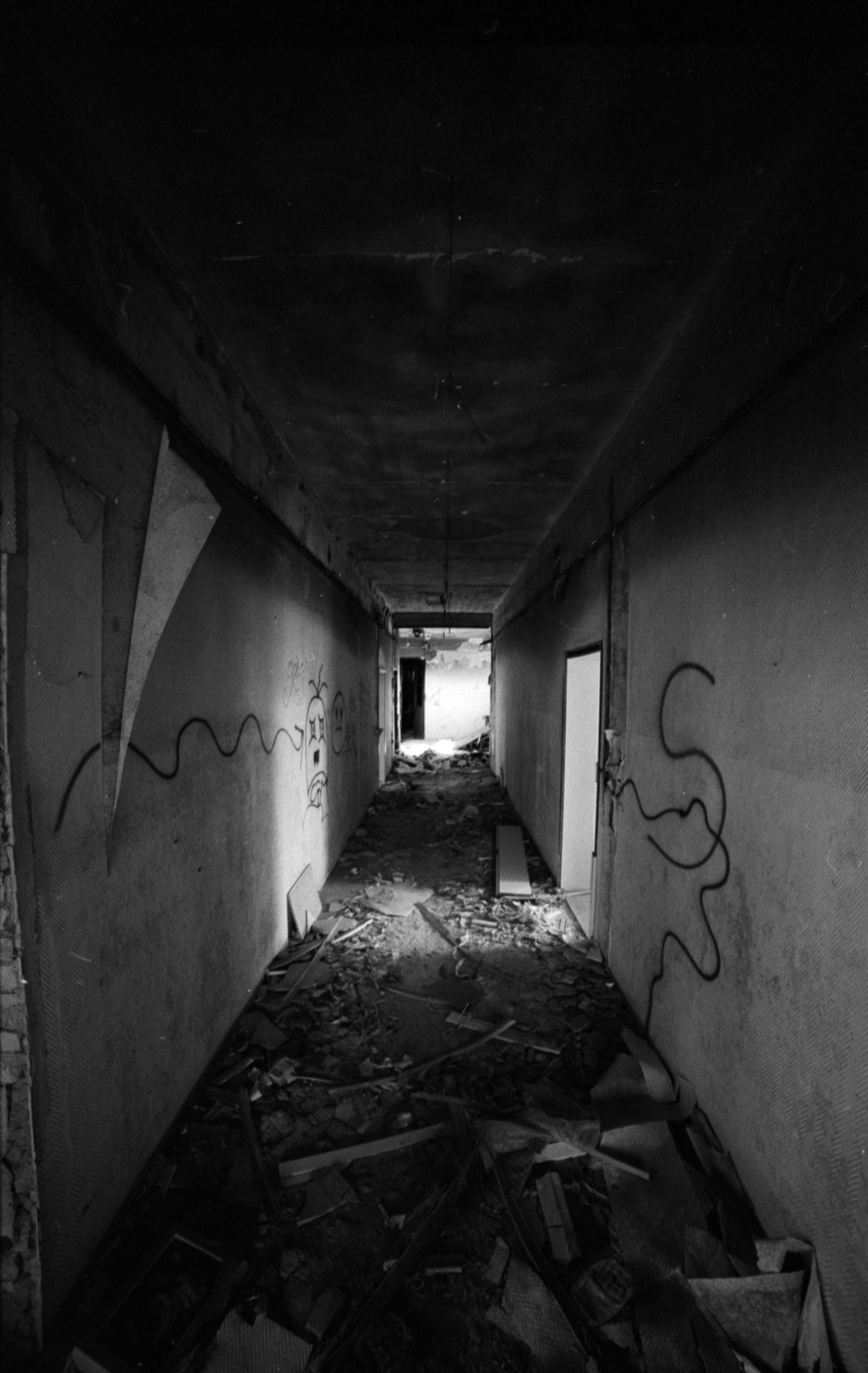 Thumbnail /2022 Brandenburg/Eisenhüttenstadt/Gang Kombinat.jpg